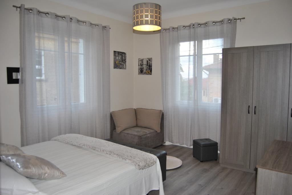 Apartment Le Calme Au Centre A 10 Minutes A Pied De La Croisette Et Des Plages